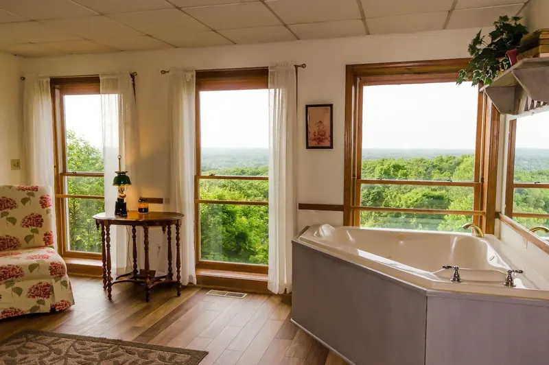 Treetop Retreat